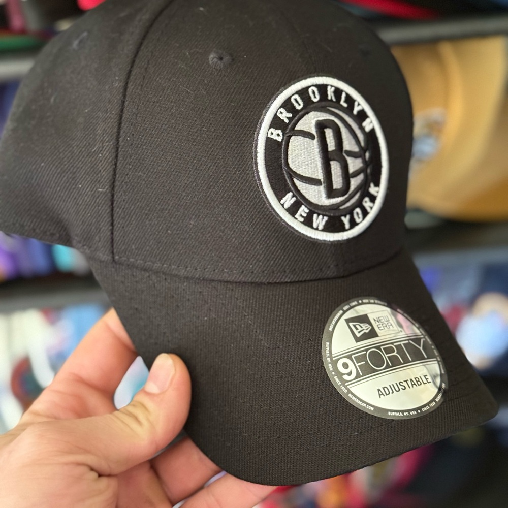 New Era Black Brooklyn Nets 9FORTY Hat